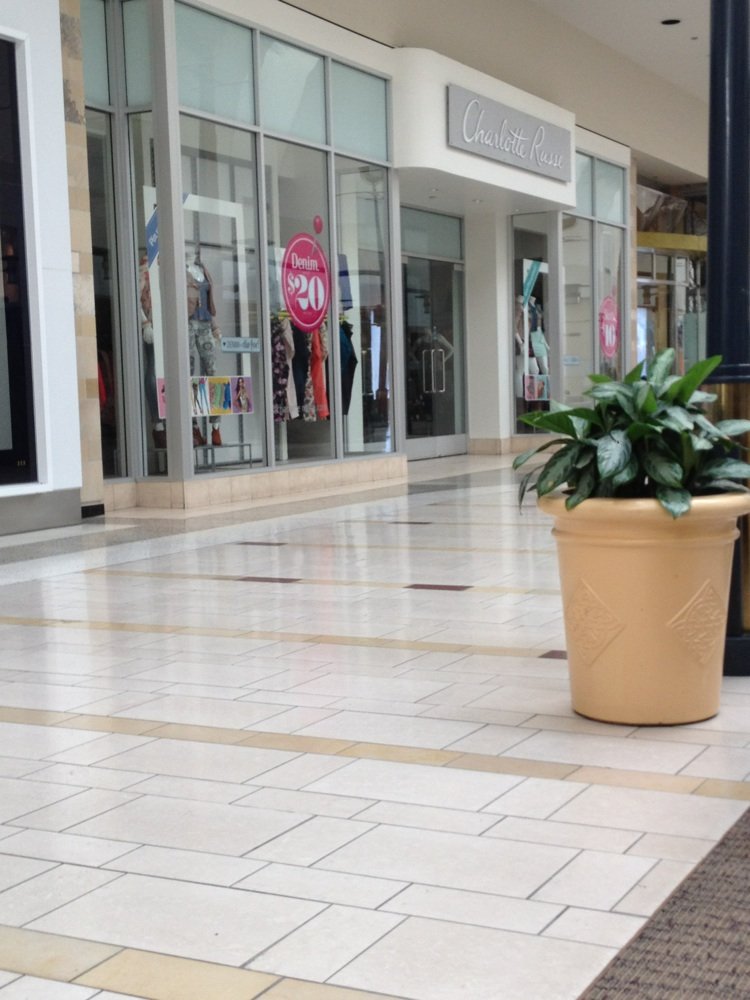 los-cerritos-center-charlotte-russe