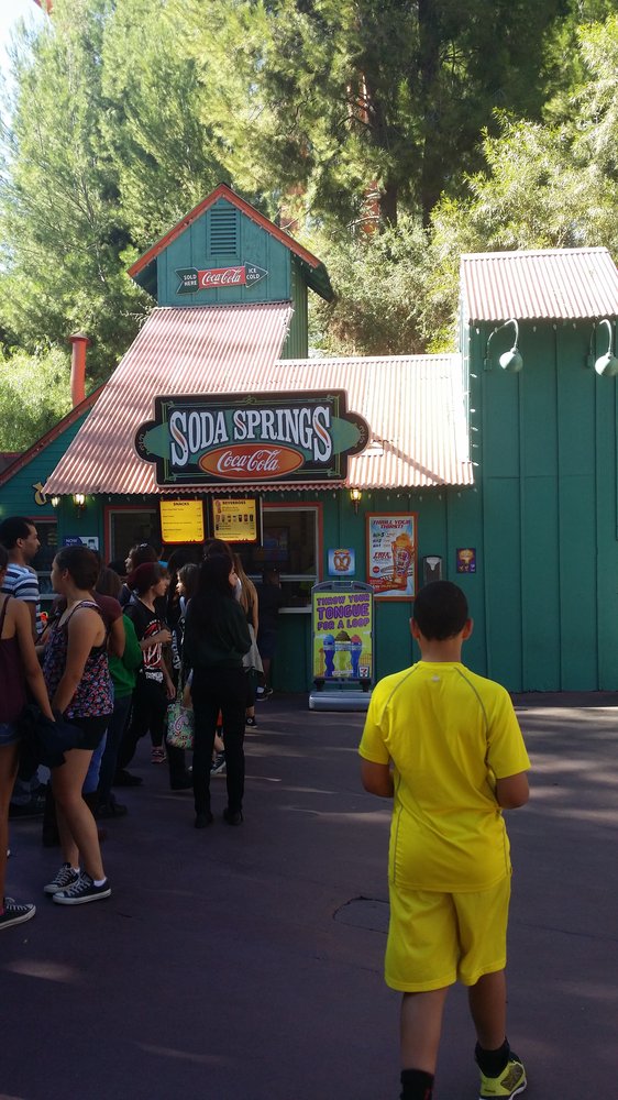 Six Flags Magic Mountain Los Angeles - Poi 14697815155995982 51661476540355 