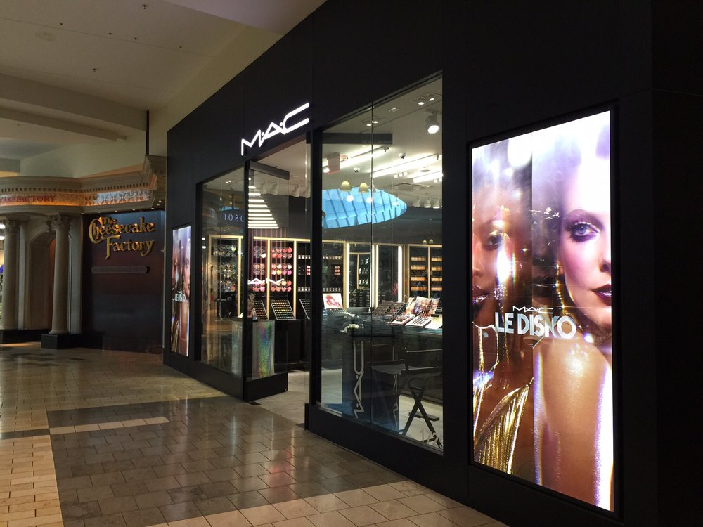 Westfield Oakridge MAC Cosmetics